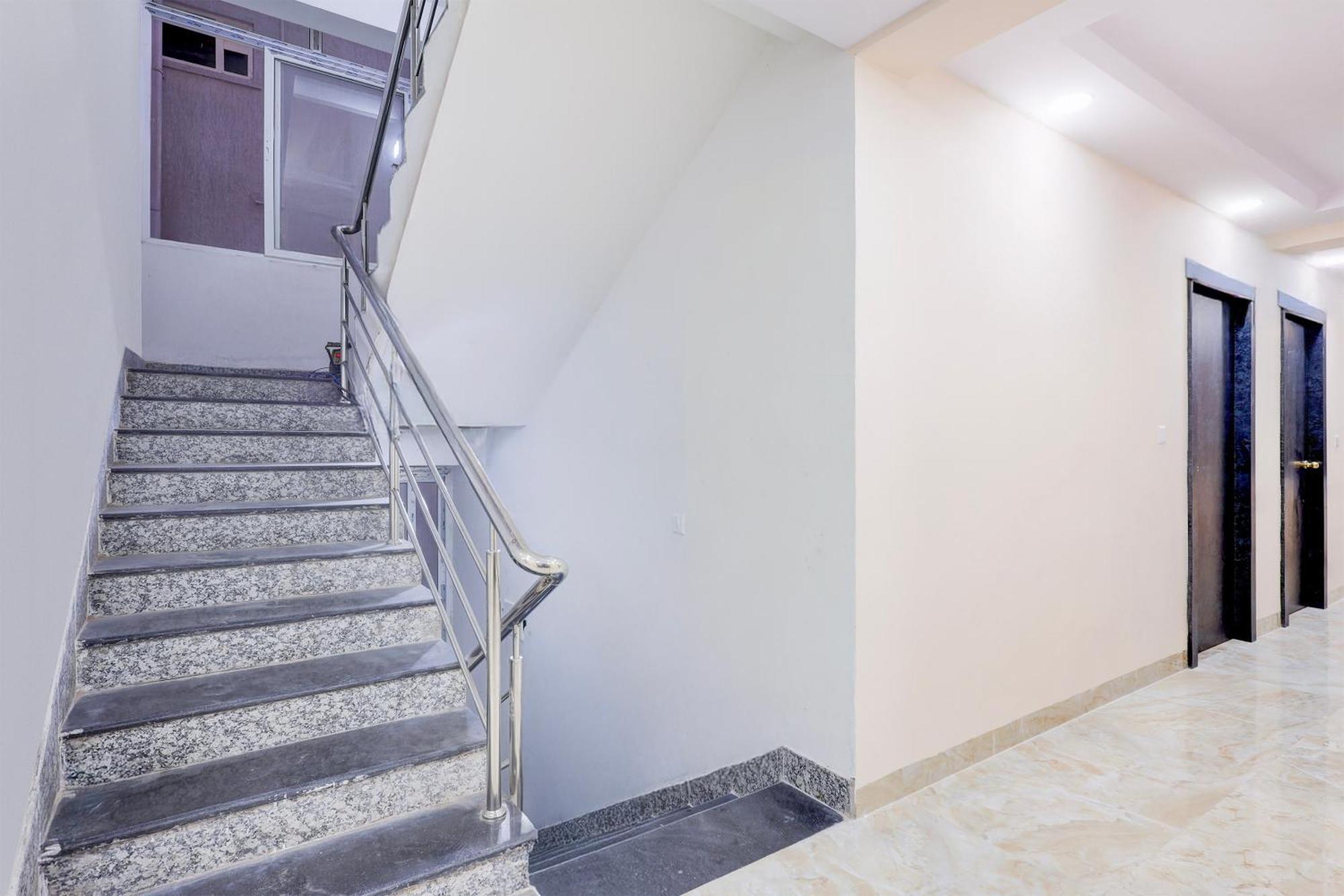 Super Townhouse Mvp Sector With Kailasagiri Hill View Pedda Waltair Екстер'єр фото